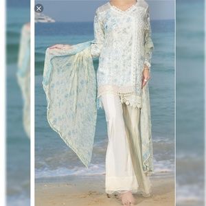 SOLD Almirah Lawn 3piece